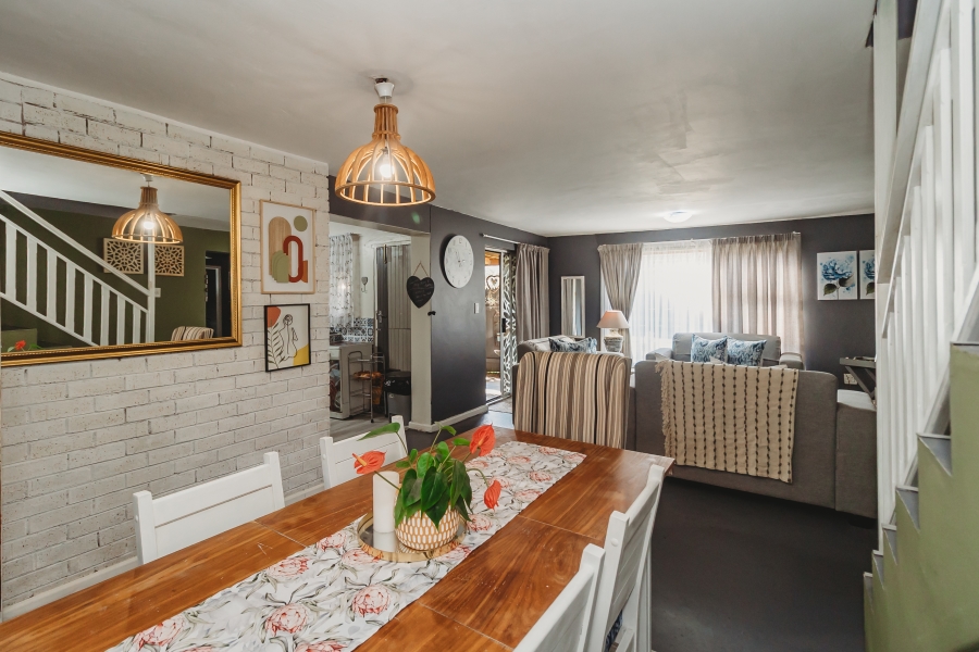 5 Bedroom Property for Sale in Blanco Western Cape